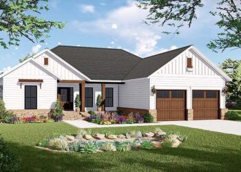 3 Bed, 2 Bath Traditional House Plan with 1600 Sq Ft
