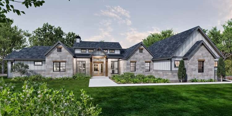 5-Bedroom Hill Country Home – ~3,747 Sq Ft of Relaxed Elegance & Entertaining Ease