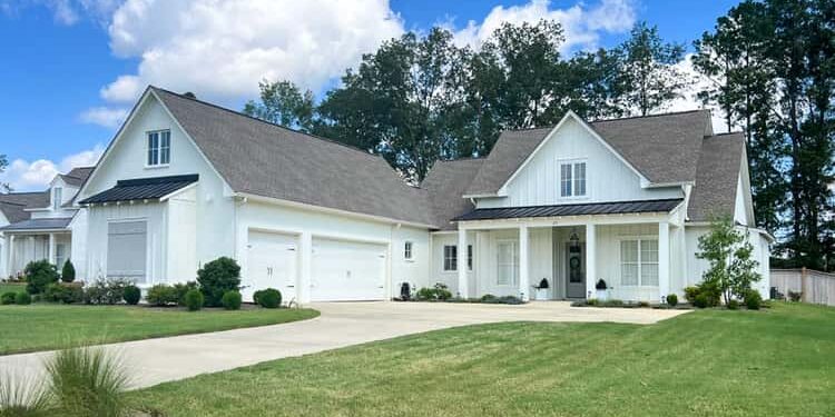 Modern Farmhouse with Courtyard Garage & Bonus Above – ~2,727 Sq Ft, 4–5 Beds & 3–4 Baths