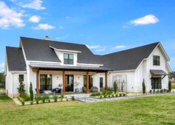 Modern Farmhouse with Bonus Room – ~2,686 Sq Ft, 4-5 Bedrooms & 2.5-3.5 Bathrooms