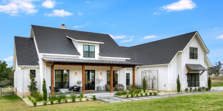 Modern Farmhouse with Bonus Room – ~2,686 Sq Ft, 4-5 Bedrooms & 2.5-3.5 Bathrooms