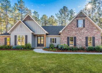 Split-Bedroom New American House with 8′-Deep Rear Porch – Compact, Efficient & Family-Friendly (~2,095 Sq Ft)