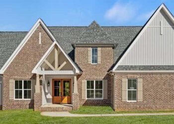 Modern European 4-Bed Home (≈ 2,570 ft²) – Elegant Layout with Office & Bonus Space