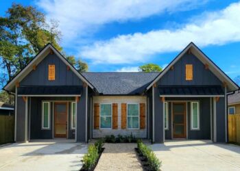 Side-by-Side Duplex – 2 Units, Each with 3 Beds & 2 Baths (~1,106 Sq Ft per Unit)