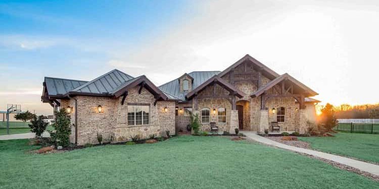 Rugged Hill Country House with Game Room – Rustic Charm & Spacious Family Living (~3,065 Sq Ft)