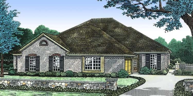 European Duplex with Modern Charm & Dual Living Spaces – Comfortable, Private & Functional (~3,978 Sq Ft)