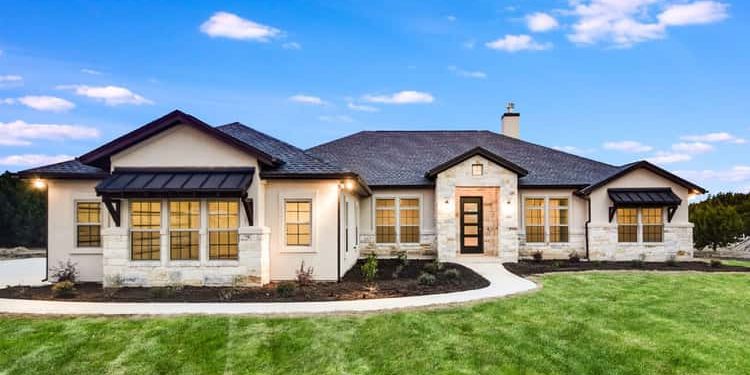 One-Story Texas-Style Ranch Home – 4 Bedrooms, Open Living & Classic Ranch Comfort (~3,044 Sq Ft)