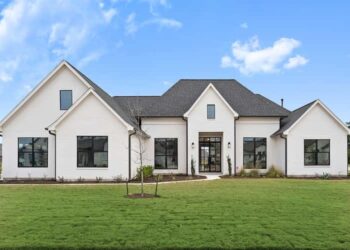 Transitional Open-Concept Home with Office & Game Room — Comfortable, Modern & Family-Ready (~3,152 Sq Ft)