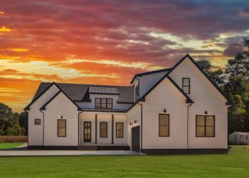 Modern Farmhouse Plan – ~2,290 Sq Ft of Comfortable Open Living with 3–4 Bedrooms and 2.5 Bathrooms