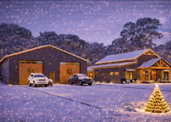 Modern Barndominium House Plan with Expansive 3-Car Garage & Outdoor Kitchen – ~2,552 Sq Ft of Bright, Open, Everyday Living