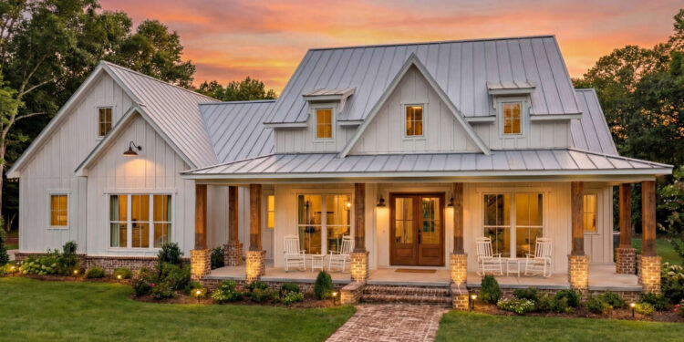 Modern Farmhouse Plan – 2,593 Sq Ft, 4–5 Bedrooms, 3.5 Bathrooms