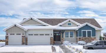 Craftsman-Style Home with 2,561 Sq Ft, 3–5 Bedrooms and 2.5 Bathrooms