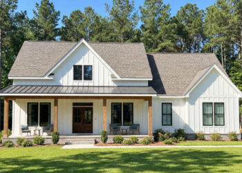 Modern Farmhouse Plan – 2,102 Sq Ft, 3–4 Bedrooms, 2 Bathrooms