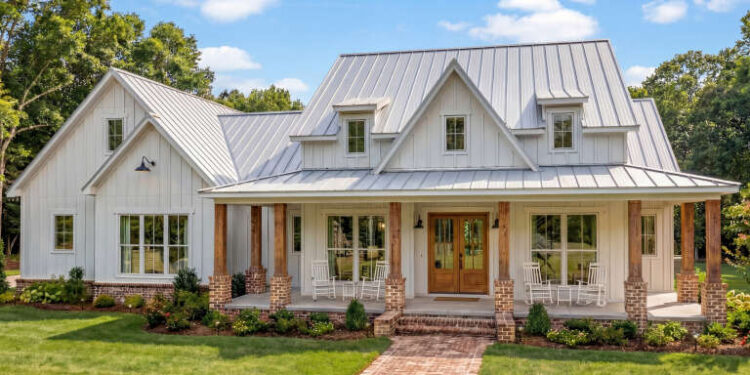 Modern Farmhouse Plan – 2,593 Sq Ft, 4–5 Bedrooms, 3.5 Bathrooms