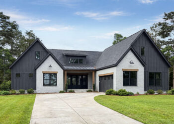 Modern Transitional Plan – 2,456 Sq Ft, 4–5 Bedrooms, 3.5 Bathrooms