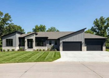 Contemporary Modern House Plan – 5,317 Sq Ft, 6 Bedrooms, 4 Bathrooms