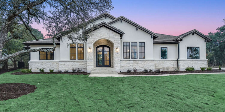 Modern Transitional Luxury – 3078 Sq Ft, 3 Bedrooms, 3.5 Bathrooms
